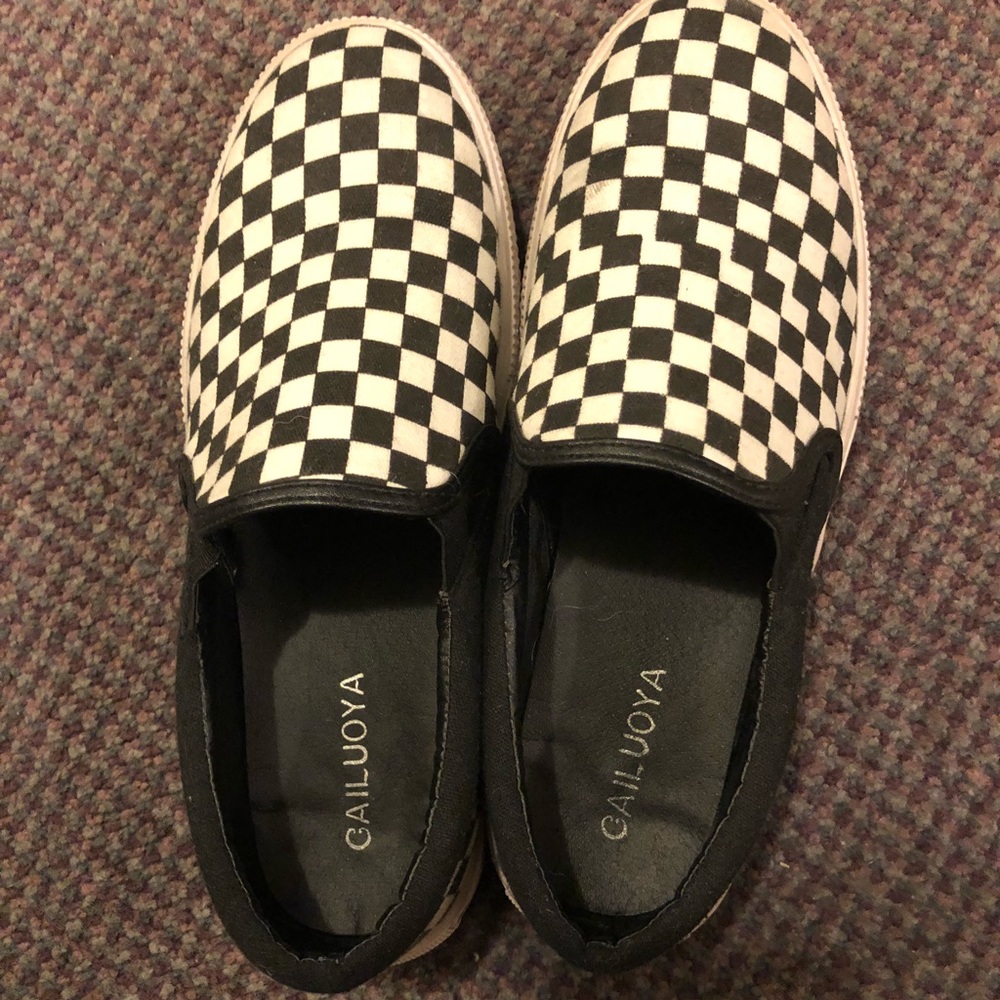 Checkered slip one